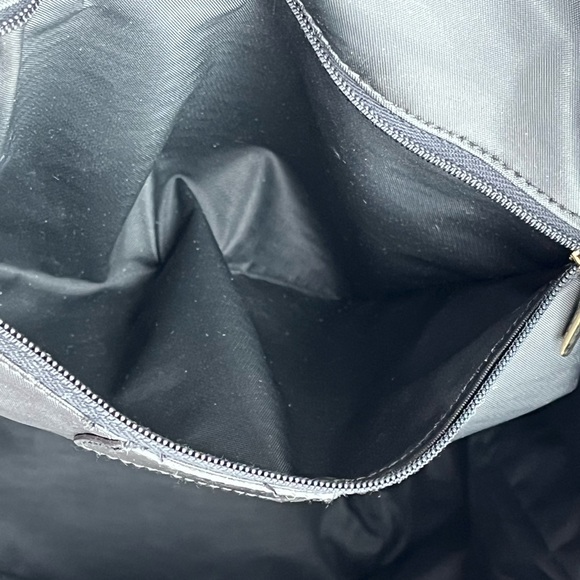 MARCH SPECIAL 🥂🎉🎊 Gently used Authentic Dolce & Gabanna purse - Picture 11 of 16